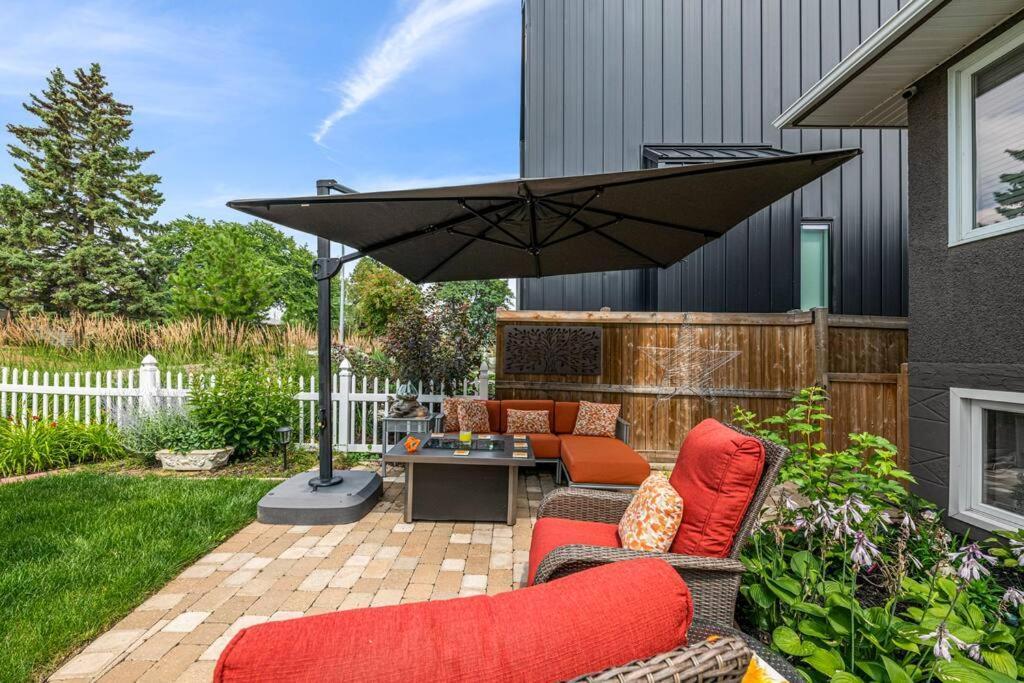 Yeg Chic Luxury Accommodation Edmonton Exterior foto